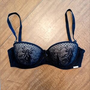 Tahari | Convertible Lace Shelf Bra - Size 34C